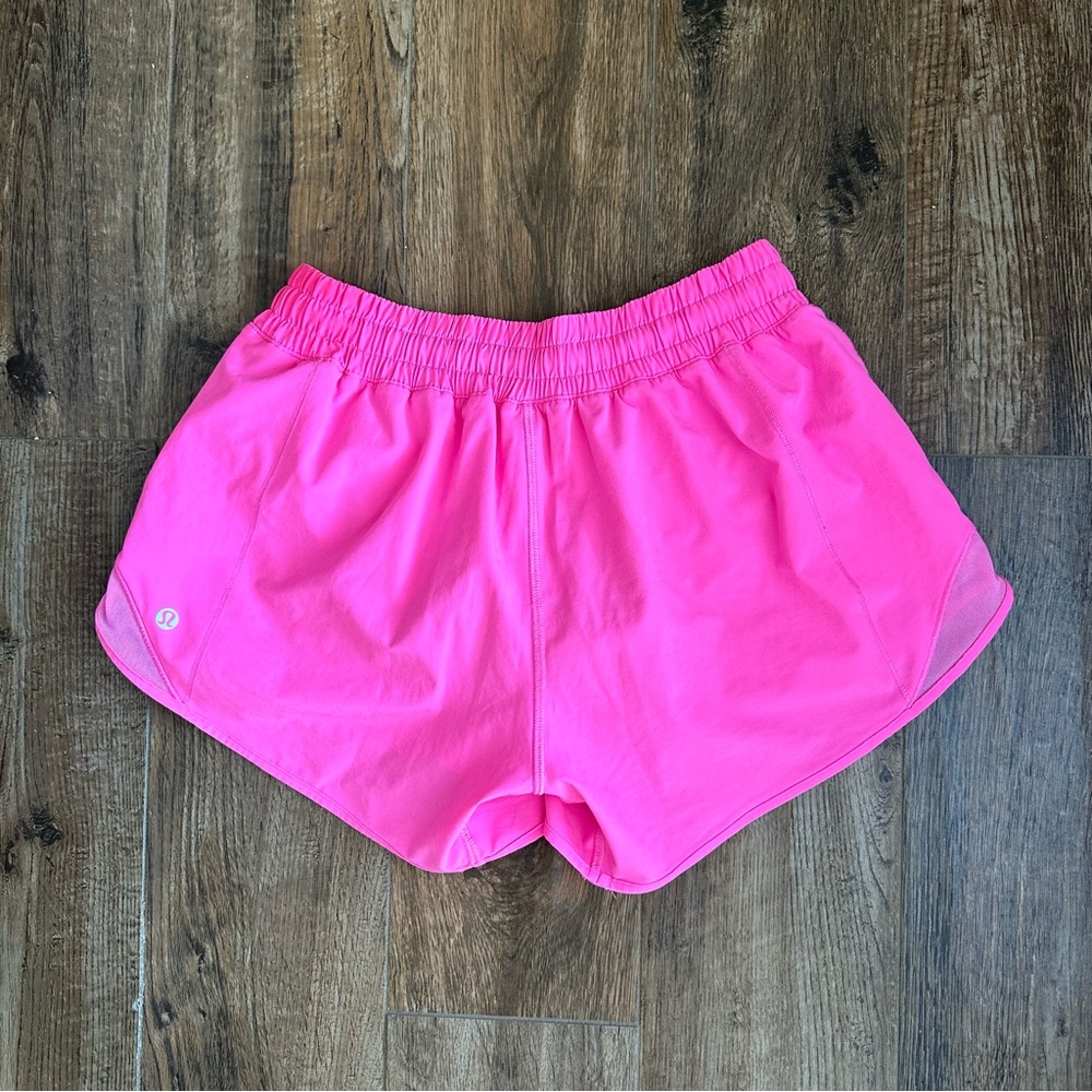 Lululemon Hotty Hot Low Rise Shorts 4”